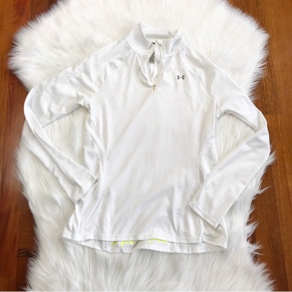 Under Armour Tops - 🍍{Under Armour} Semi-Fitted White Pullover